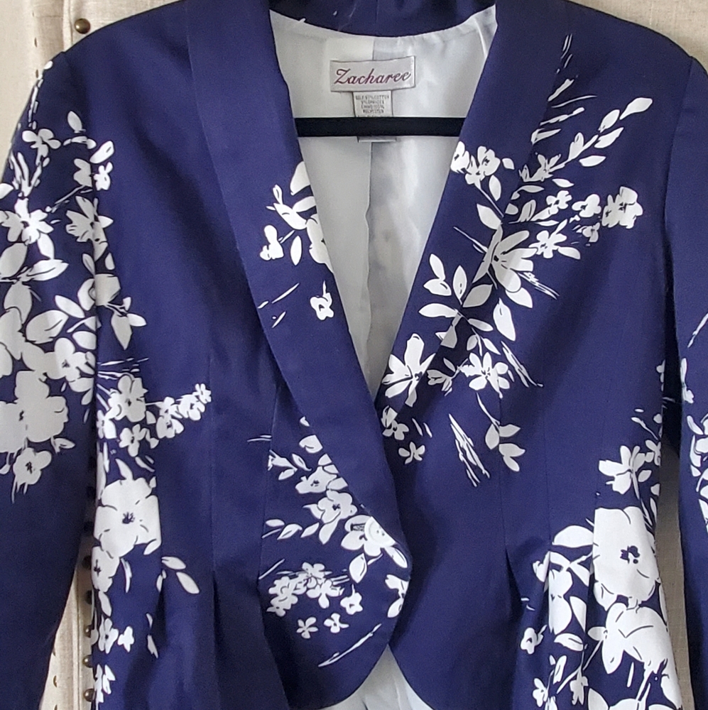 Zacharee Navy Floral Blazer Size 6